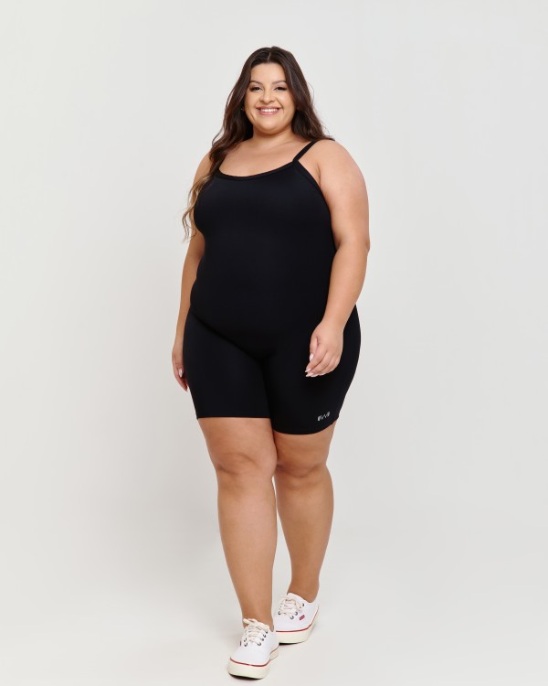 Macaquinho Basic Motion Plus Size Preto