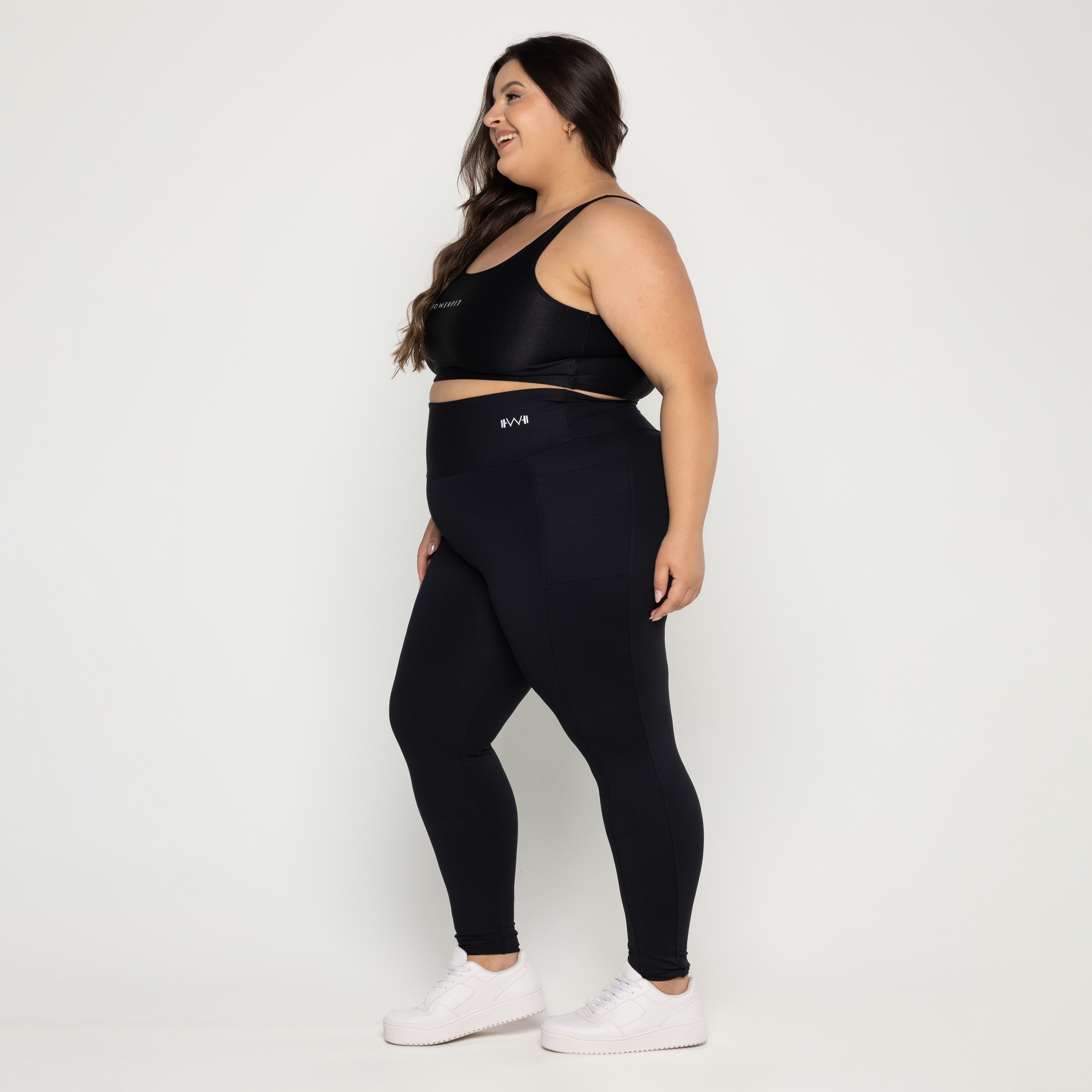 Calça com Bolso Lateral Plus Size Preto - Power Fit