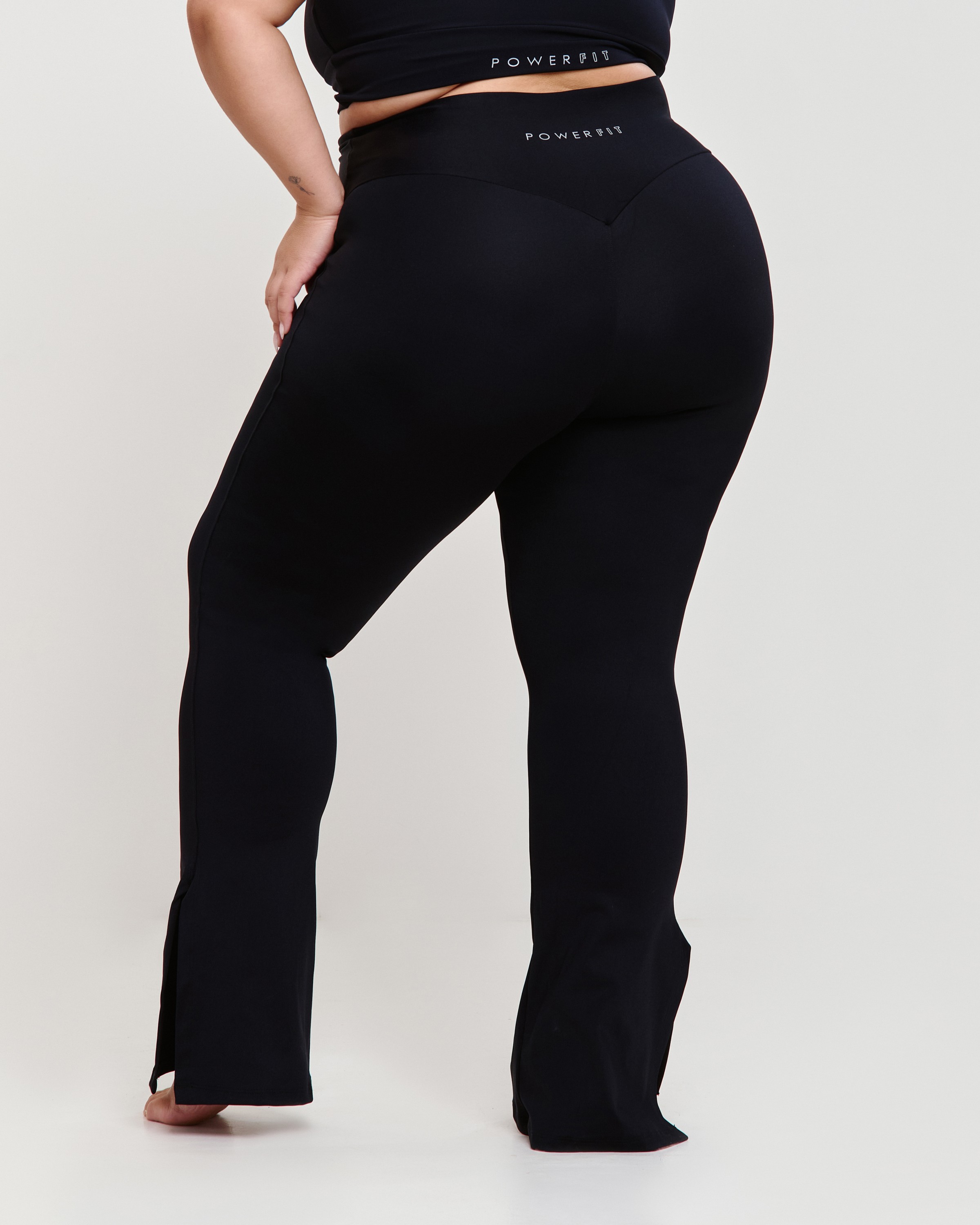 Calça Flare com Fenda Lateral Plus Size Preto - Power Fit