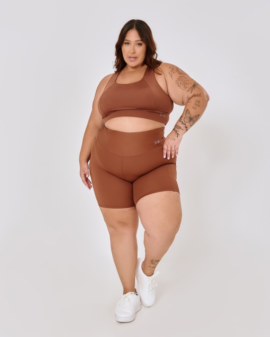 Bermuda com Bolso Essential Plus Size Marrom