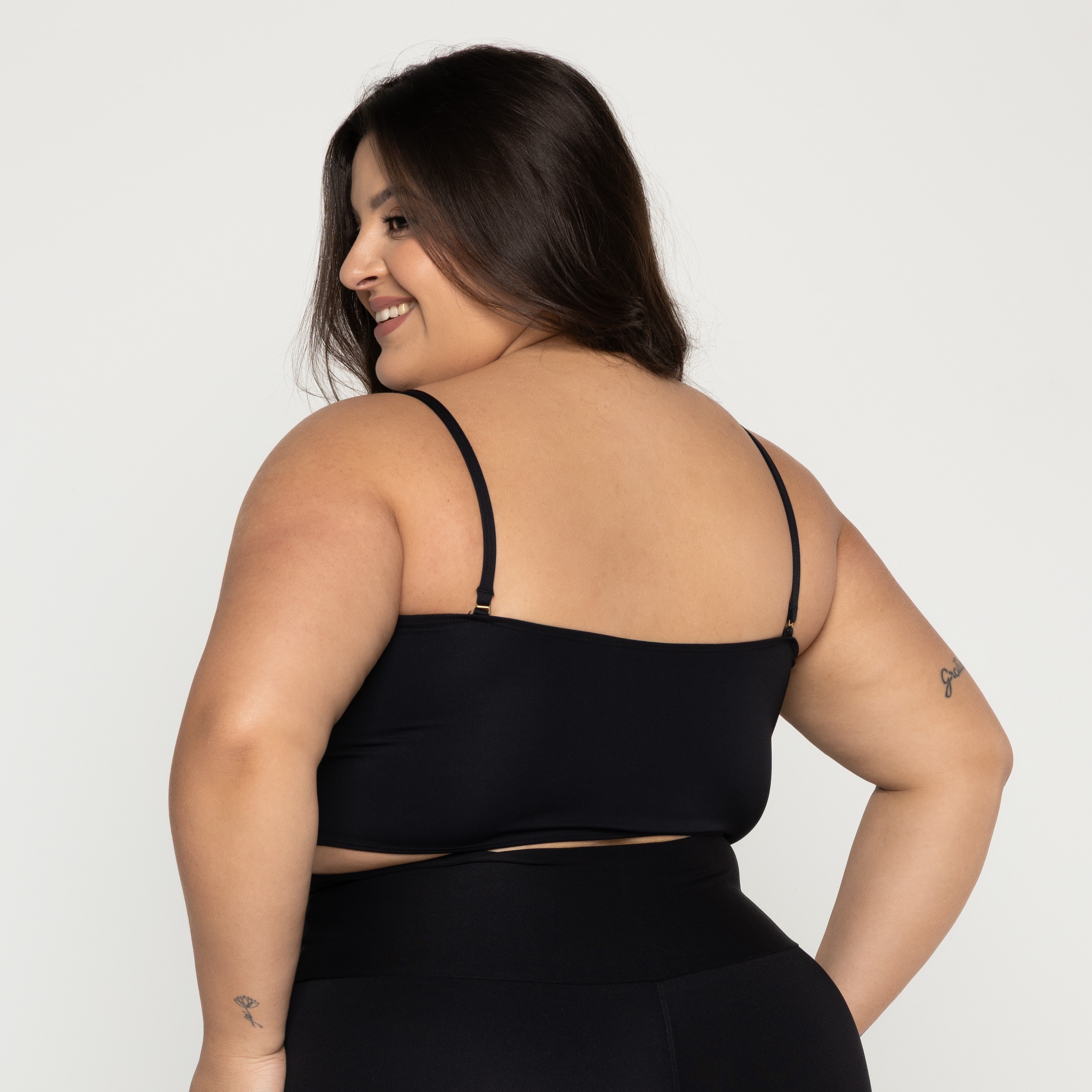 トップス a Top Faixa com Alças Motion Plus Size Preto - Power Fit