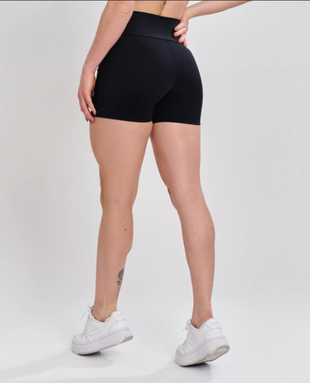 Short Básico Preto