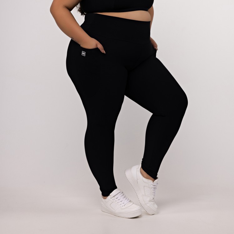 Calça Legging Plus Size Canelada com Bolso
