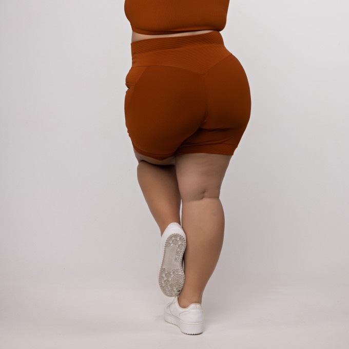 Bermuda Canelada Plus Size com Bolso