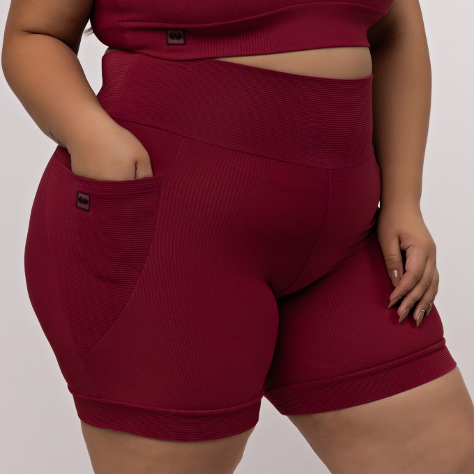 Bermuda Canelada com Bolso Plus Size