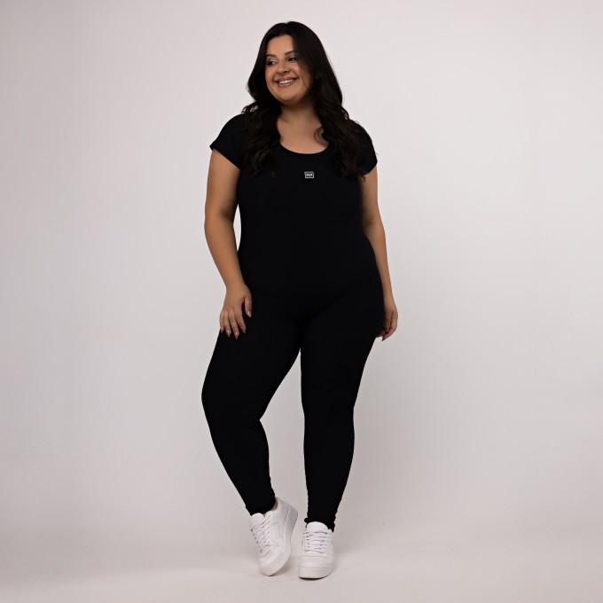 Macacão Canelado Manguinha Plus Size