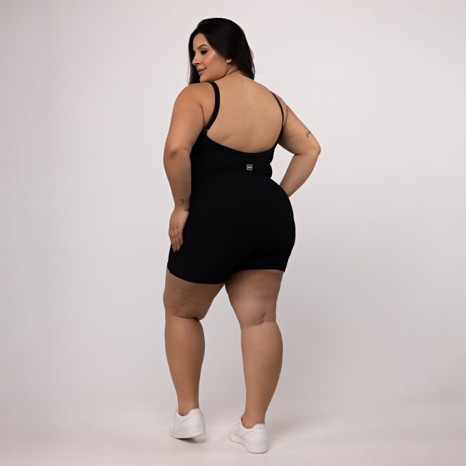 Macaquinho Canelado Alcinha Plus Size