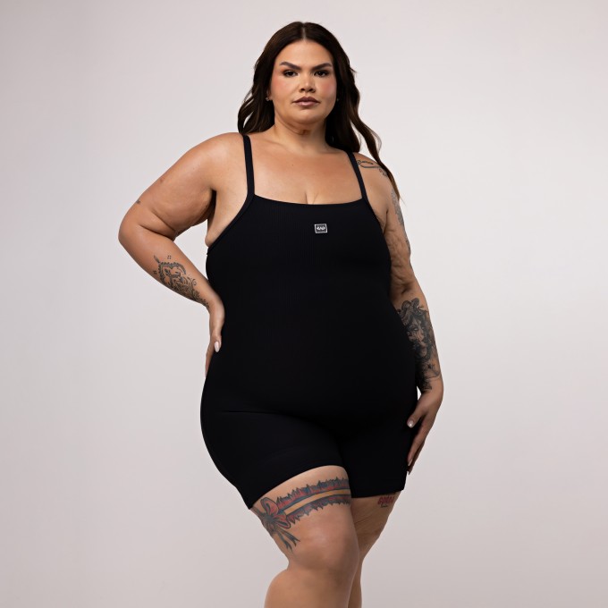 Macaquinho Canelado Alcinha Plus Size