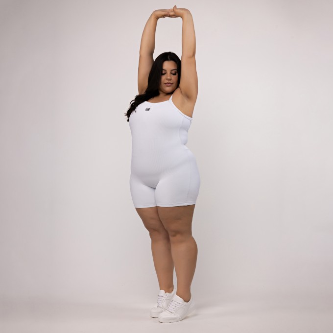 Macaquinho Canelado Alcinha Plus Size