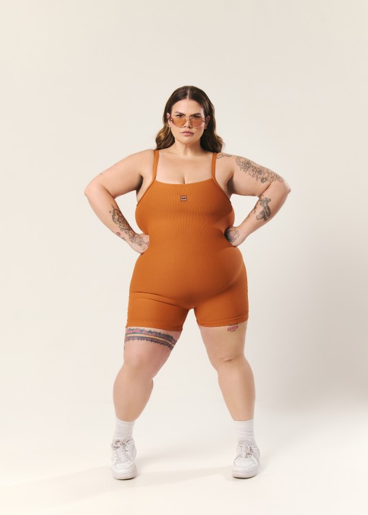 Macaquinho Canelado Alcinha Plus Size