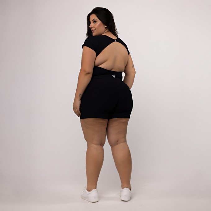 Macaquinho Canelado Manguinha Plus Size