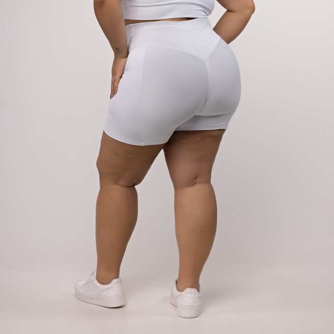 Short Canelado Recorte Plus Size