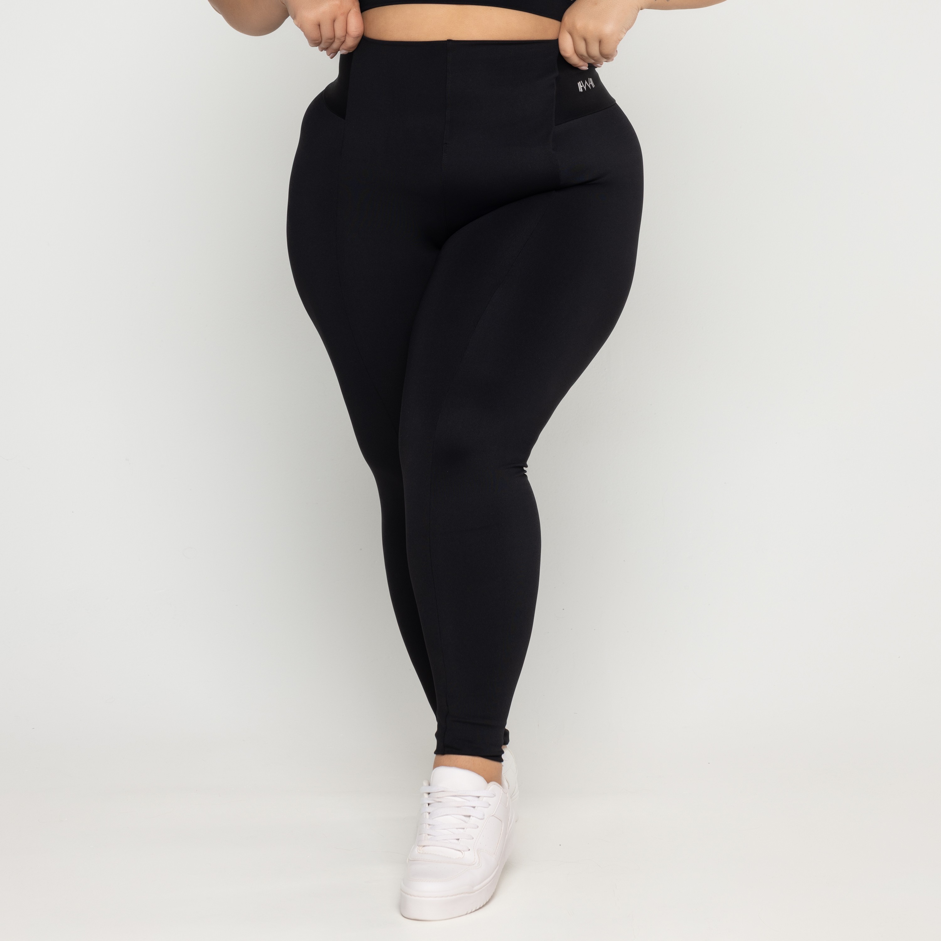 Calça Recortes Montaria Plus Size Preto